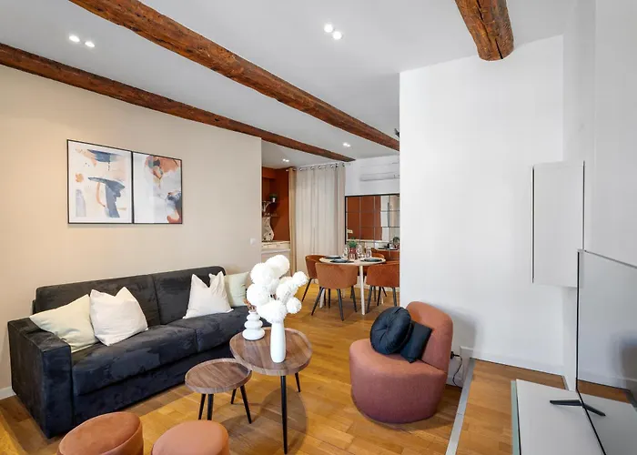 Nice Renting - 9B Massena - Chic Escape In The Heart Of Nice Comfort & Charm !