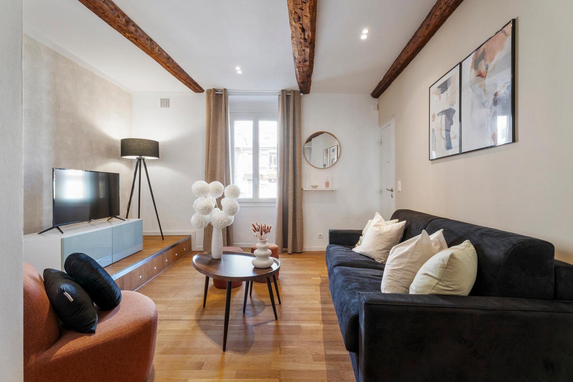 Renting - 9b Massena - Chic Escape In The Heart Of Comfort & Charm ! Appartement Nice